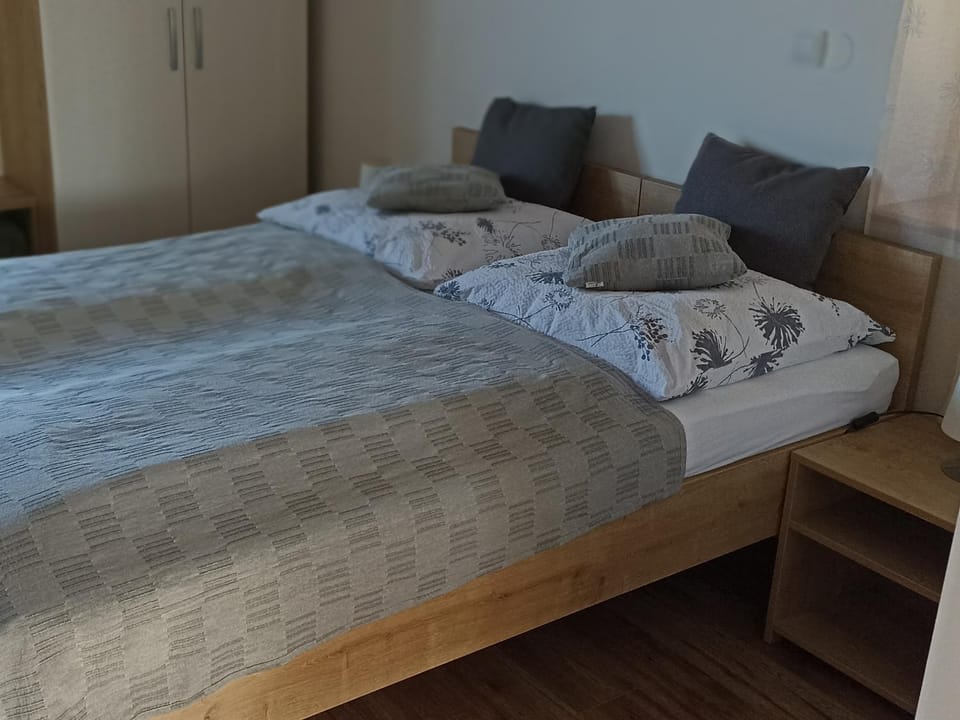 Bed, Photo of the whole room, Bedroom, wardrobe