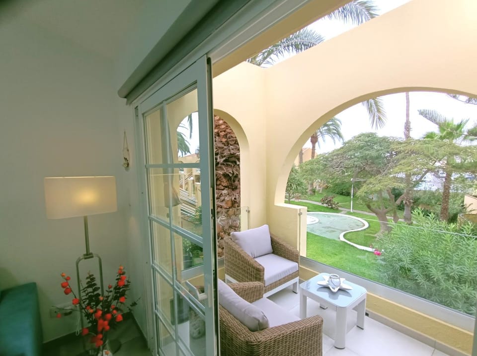 View (from property/room), Balcony/Terrace, Seating area, Garden view