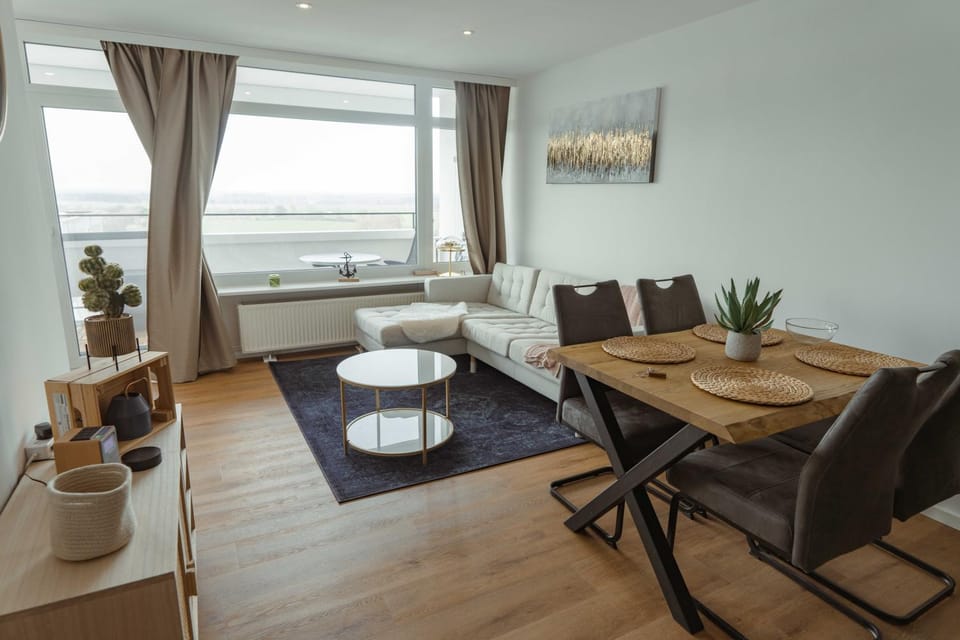Living room, Photo of the whole room, Decorative detail, Decorative detail, Food, hair dresser