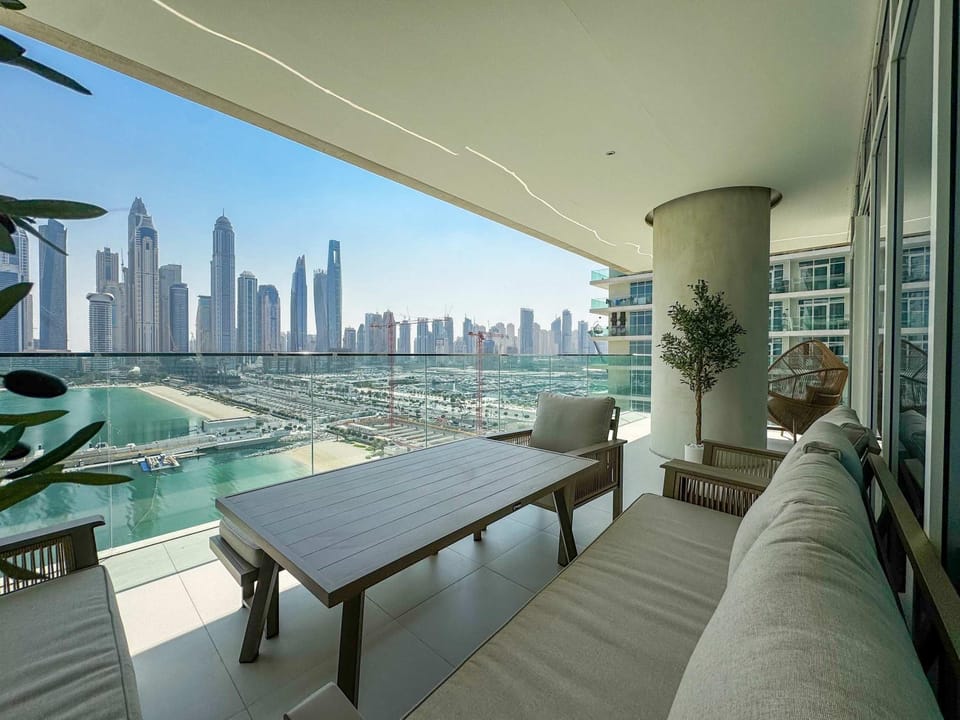 Glamorous 3BR with Marina view Apartment in Dubai