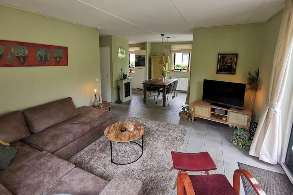 De Zingende Wilg, heerlijk huisje met Hottub House in Gelderland, Netherlands