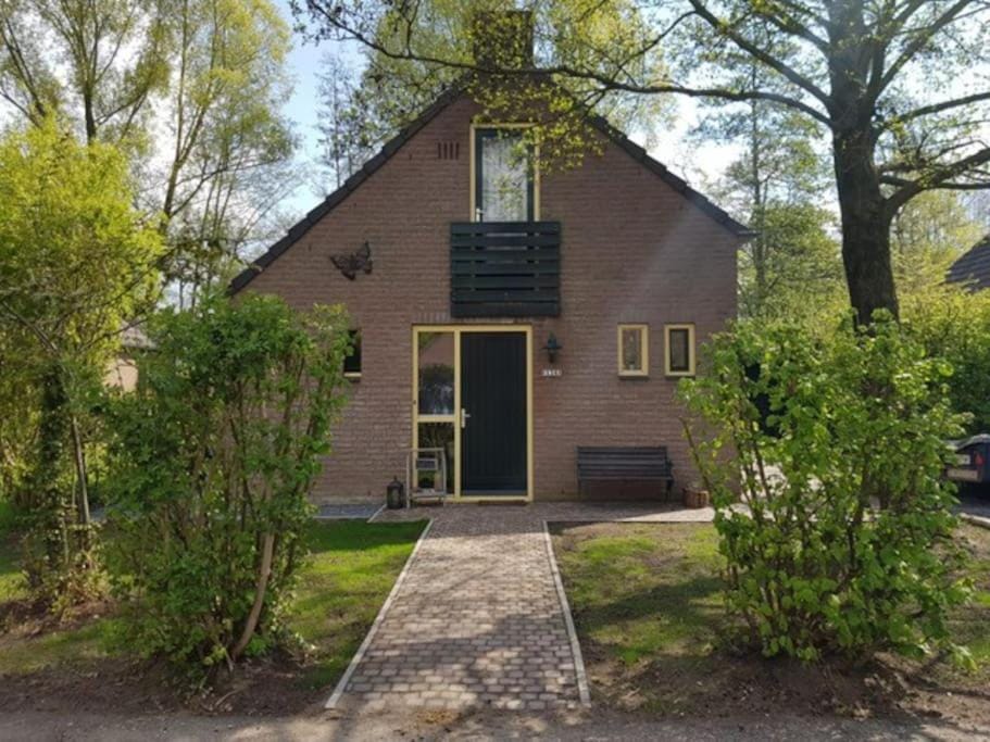 De Zingende Wilg, heerlijk huisje met Hottub House in Gelderland, Netherlands