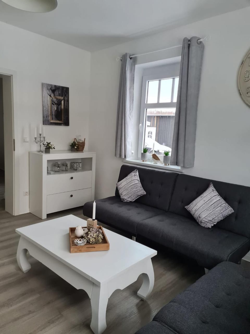 Living room, Seating area