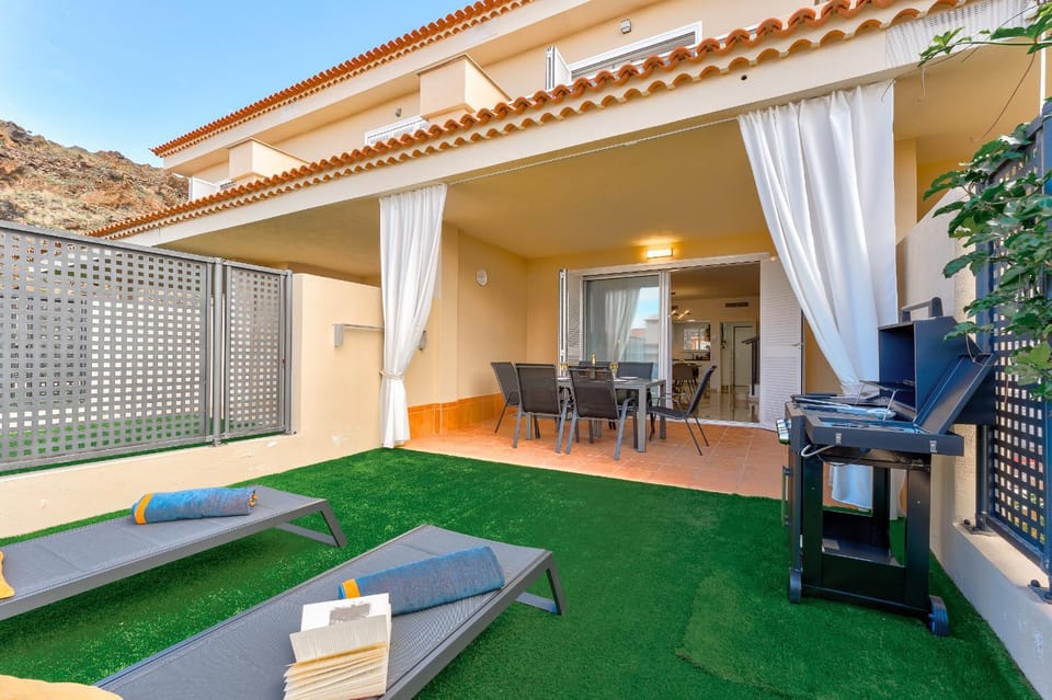 Property building, Patio, BBQ facilities, Garden, View (from property/room), Balcony/Terrace, Seating area, Dining area, Garden view