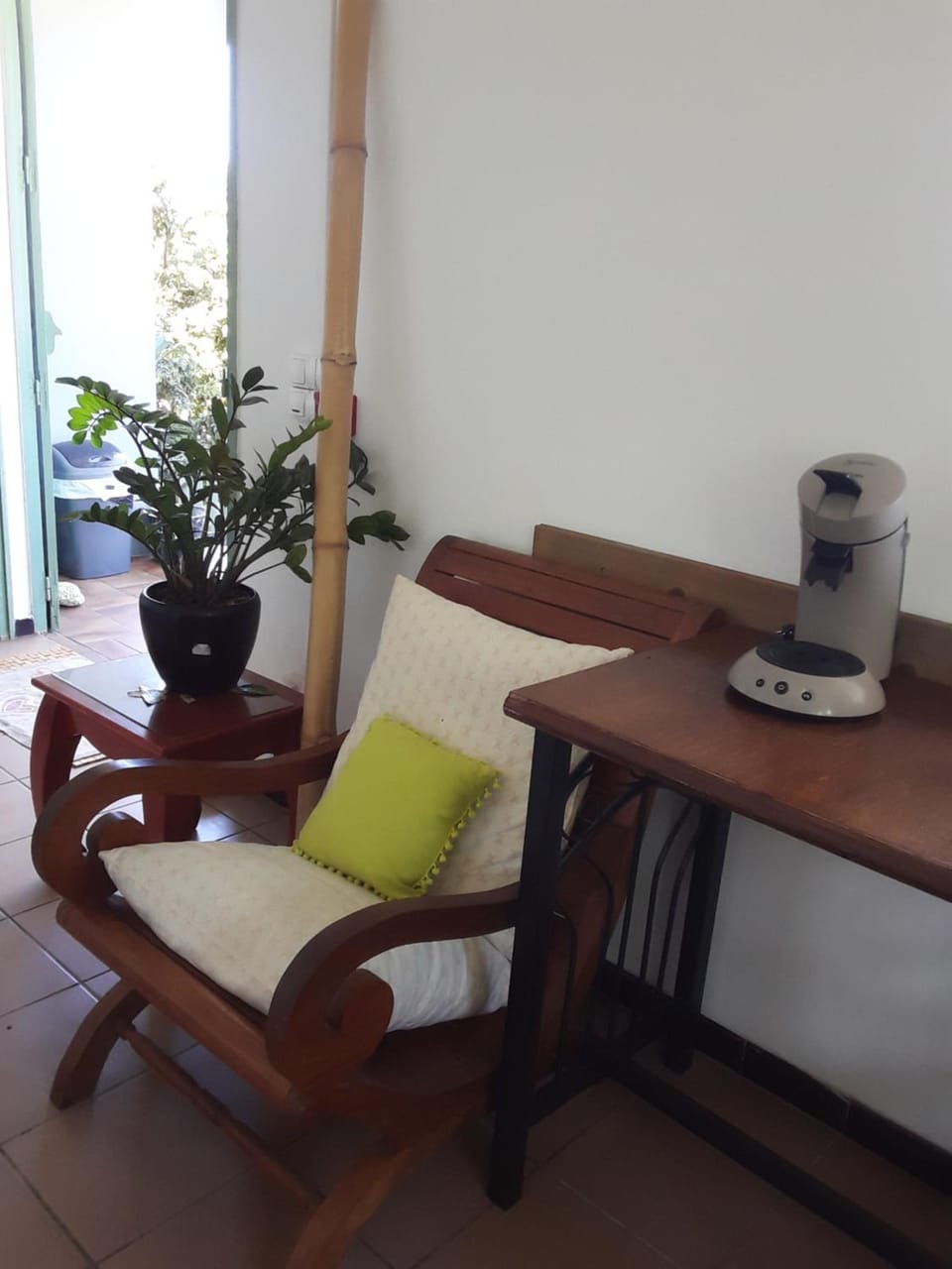 Communal kitchen, Internal: Not applicable to any particular room