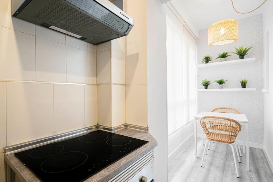 Acogedor estudio en Arturo Soria MD-Anderson E2 Apartment in Madrid