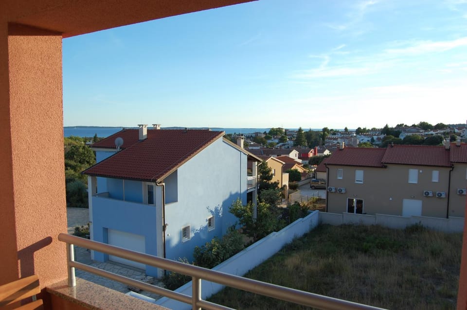 SUNNY GAPI APP Apartment in Peroj
