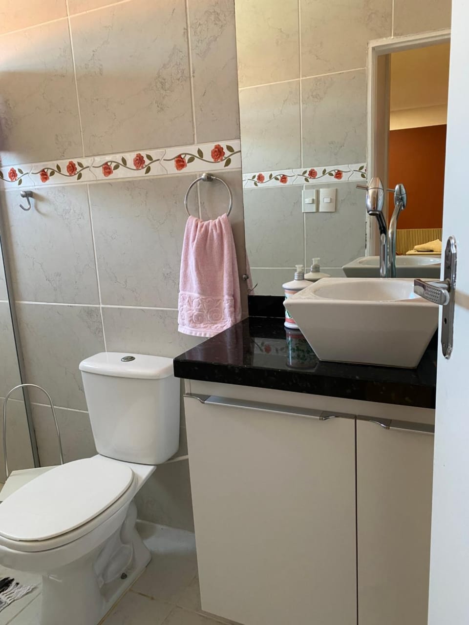 Bathroom, towels