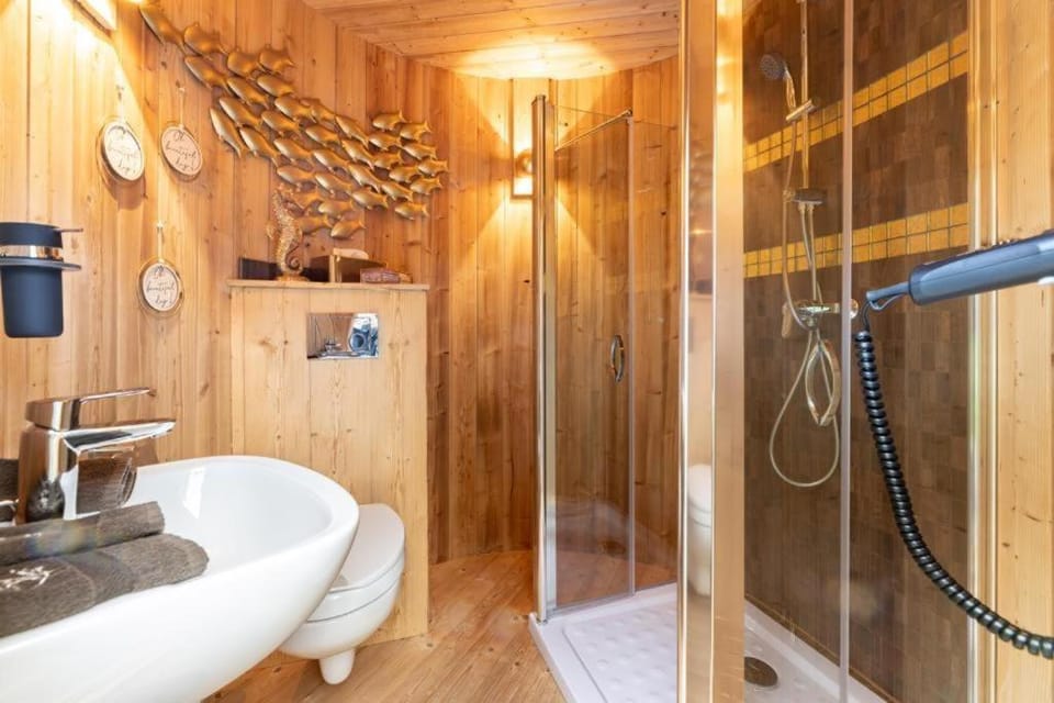 Chalet VitaSpa - Whirlpool & Sauna PrivatSpa Chalet in Bavaria