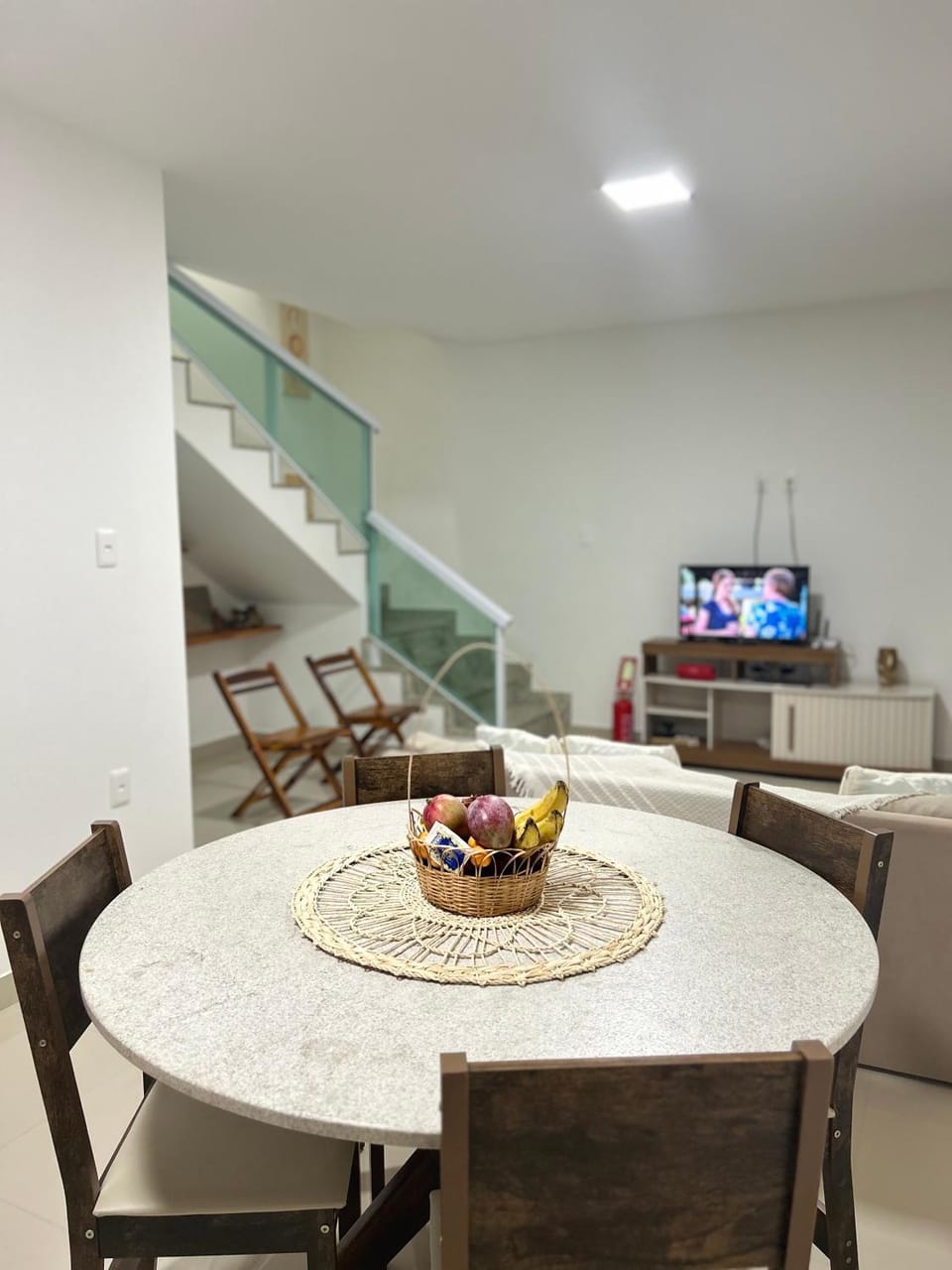 TV and multimedia, Kitchen or kitchenette, Living room, Dining area