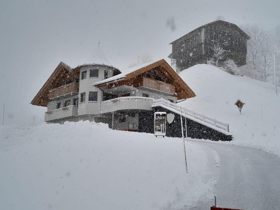 Property building, Winter