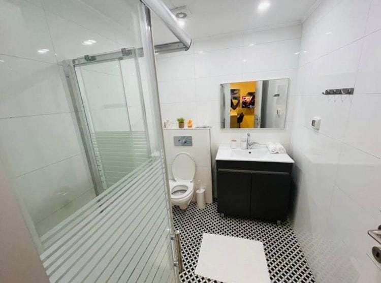 Shower, Toilet, Bathroom
