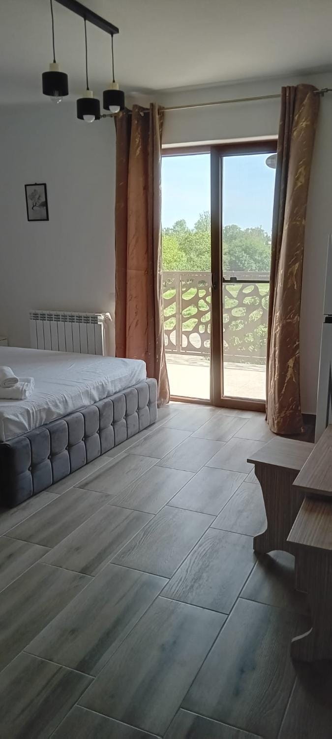 Bed, Natural landscape, Balcony/Terrace, Photo of the whole room, Bedroom