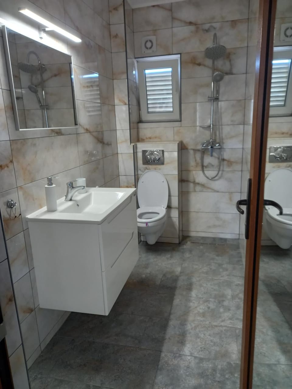 Shower, Toilet, Bathroom