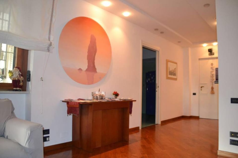 Villa Regina Home - 120sqm, 3 bedrooms, 1 free parking spot Apartment in Torre Annunziata