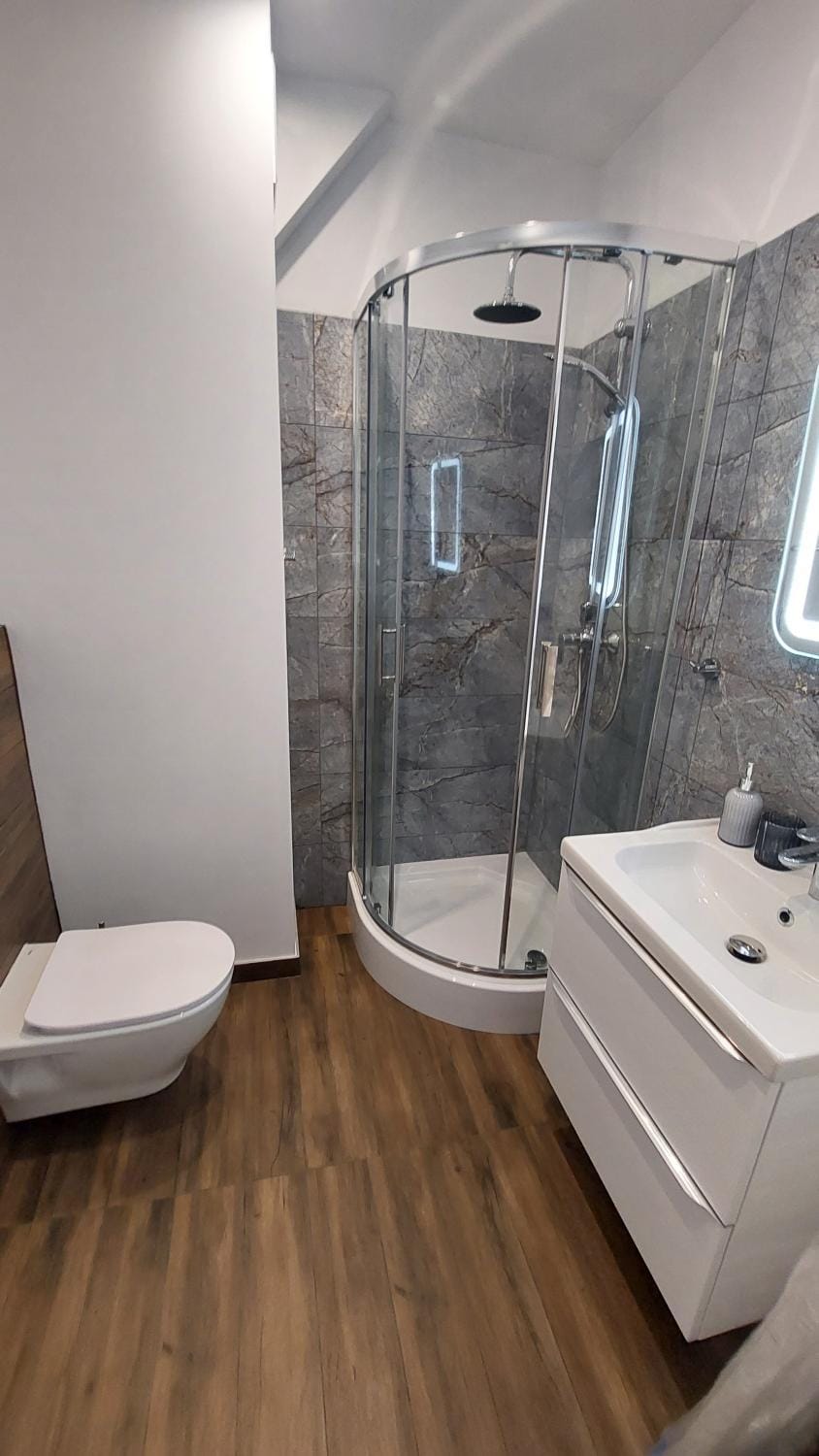 Shower, Toilet, Bathroom