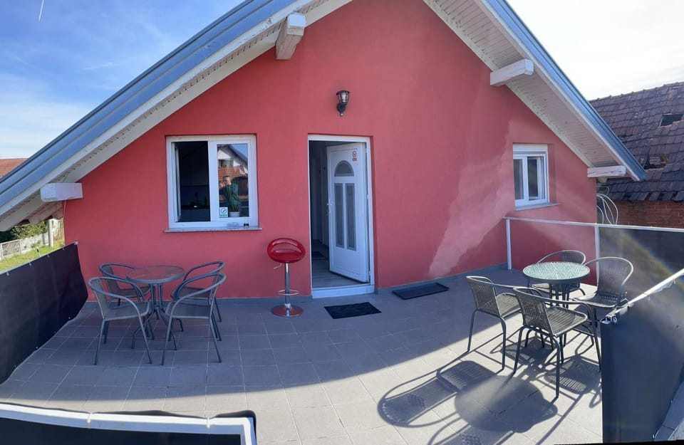 Balcony/Terrace, Internal: Not applicable to any particular room
