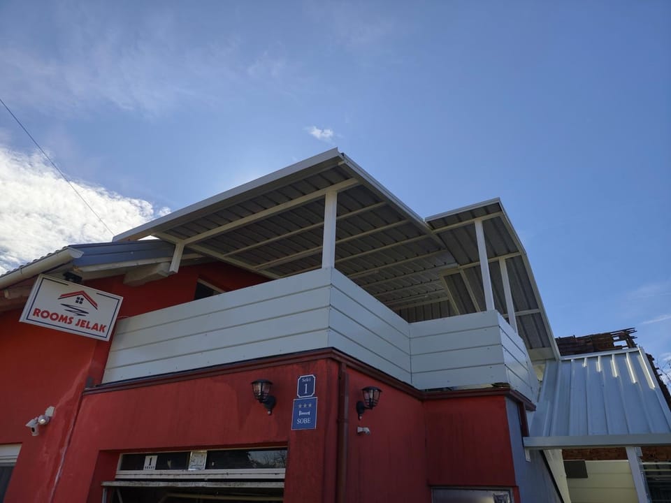 Balcony/Terrace, Internal: Not applicable to any particular room