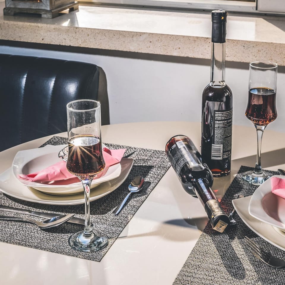 Food and drinks, Food, Drinks
