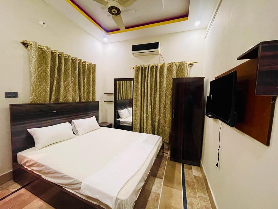 TV and multimedia, Breakfast, fireplace, locker, air conditioner