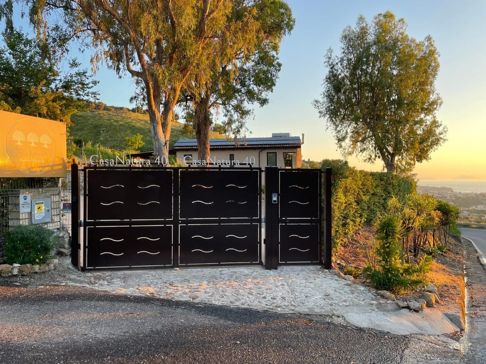 Facade/entrance, Natural landscape