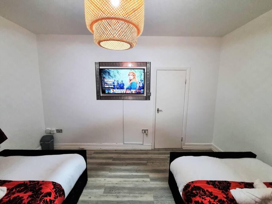 *6R* setup for your most amazing & relaxed stay + Free Parking + Free Fast WiFi * House in Leeds