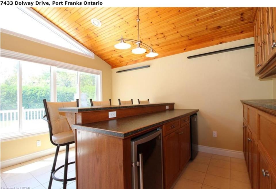 Tranquil Bay Lodge, 3 min walk to sand beach House in Lambton Shores