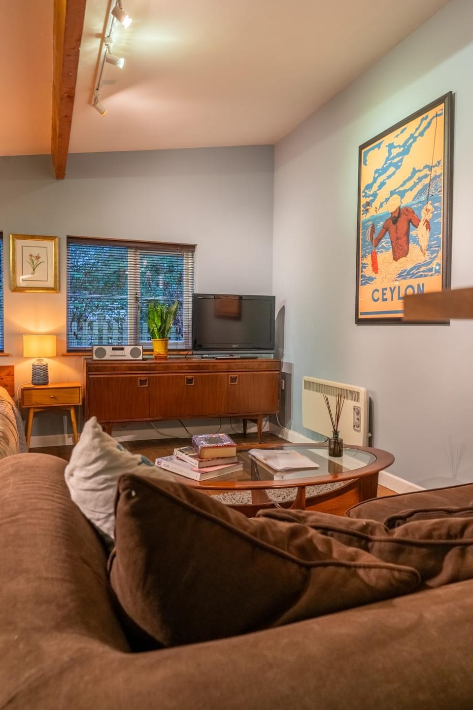 TV and multimedia, Living room, Lounge or bar