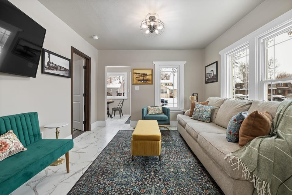 TV and multimedia, Living room, Seating area