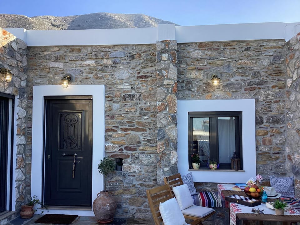 Property building, Facade/entrance, Mountain view