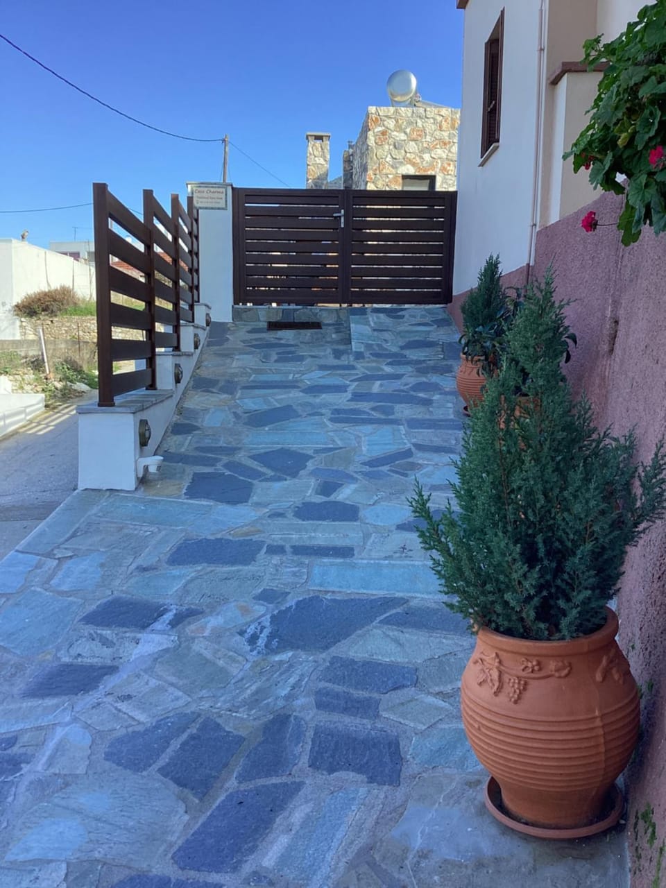 Facade/entrance, acessibility