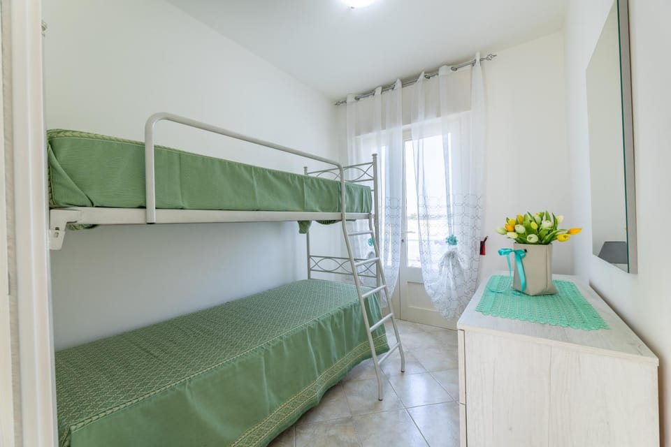 bunk bed
