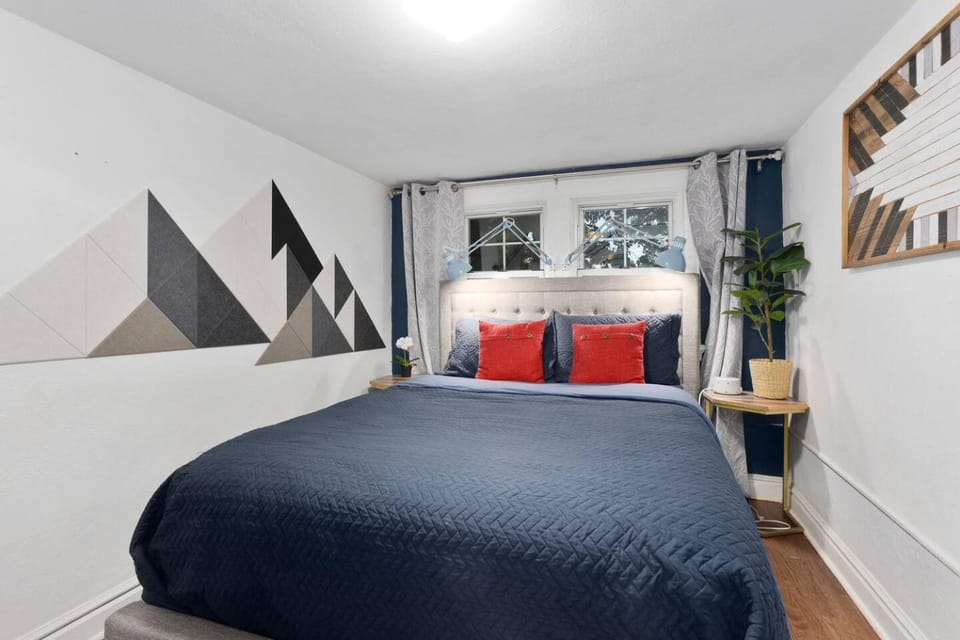 Cozy 1BR in Historic Triplex 11 Apartment in Kansas City