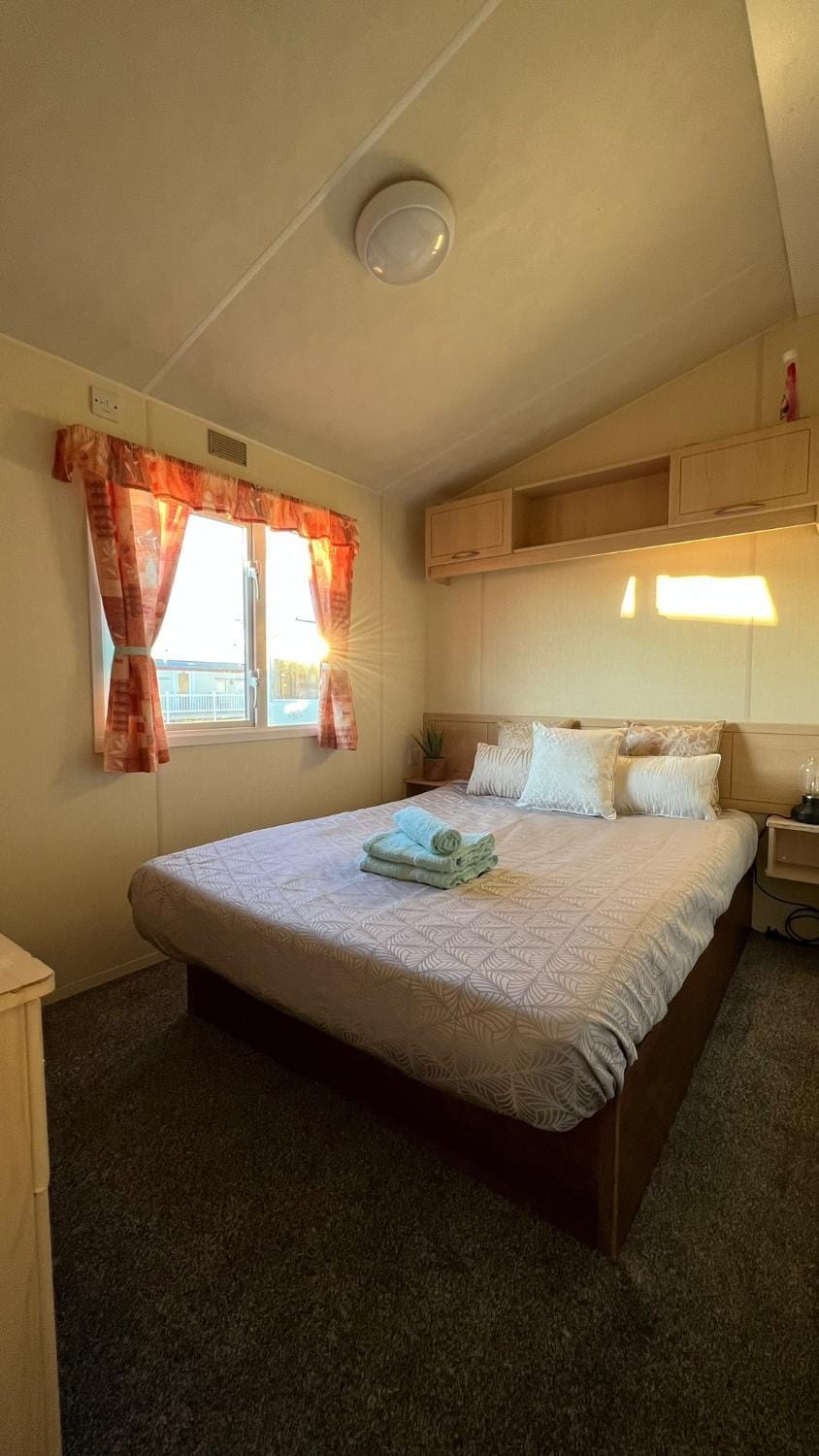 sunnymede Park 6 berth at Fantasy island minimum 3 days Campground/ 
RV Resort in Ingoldmells