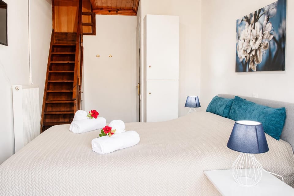 Bed, Bedroom, air conditioner