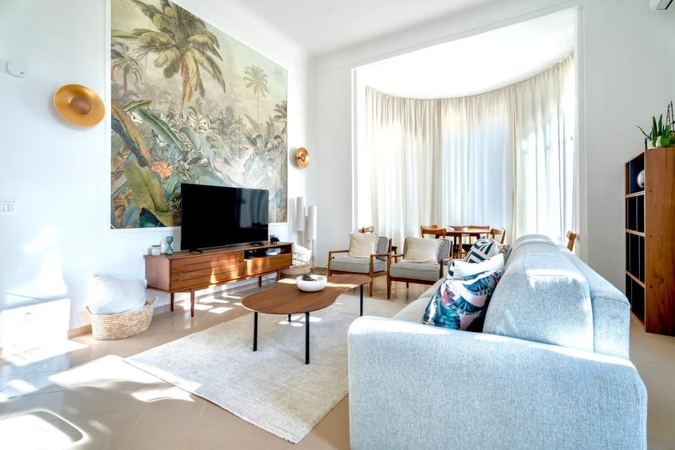 Communal lounge/ TV room, TV and multimedia, Living room