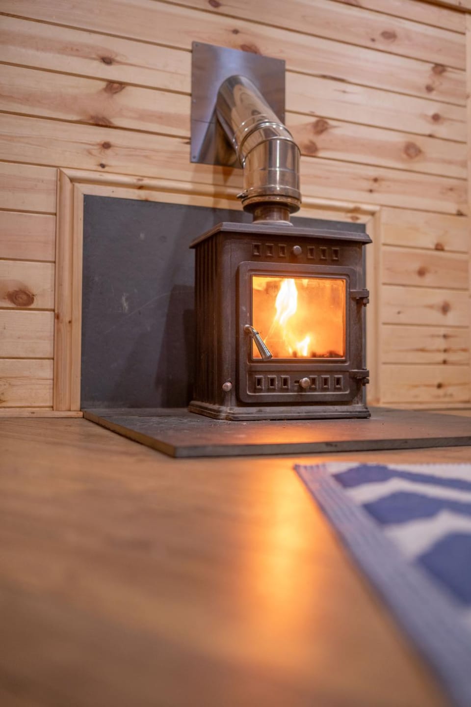 Pine Tree House with Hot tub & Sauna Apartment in Wales