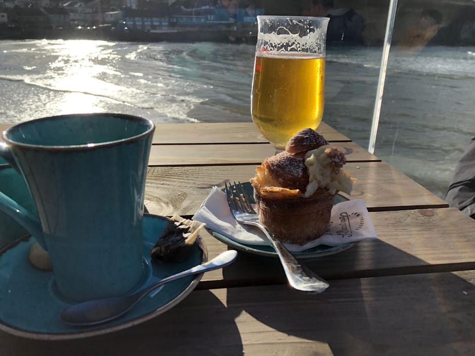 Nearby landmark, Restaurant/places to eat, Natural landscape, Food and drinks, Food, Breakfast, Drinks