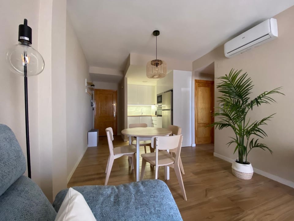 Kitchen or kitchenette, Lobby or reception, Dining area