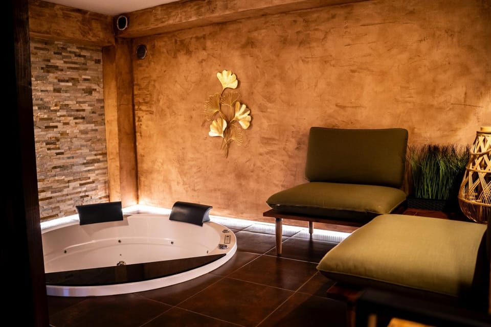 Hot Tub, Spa and wellness centre/facilities