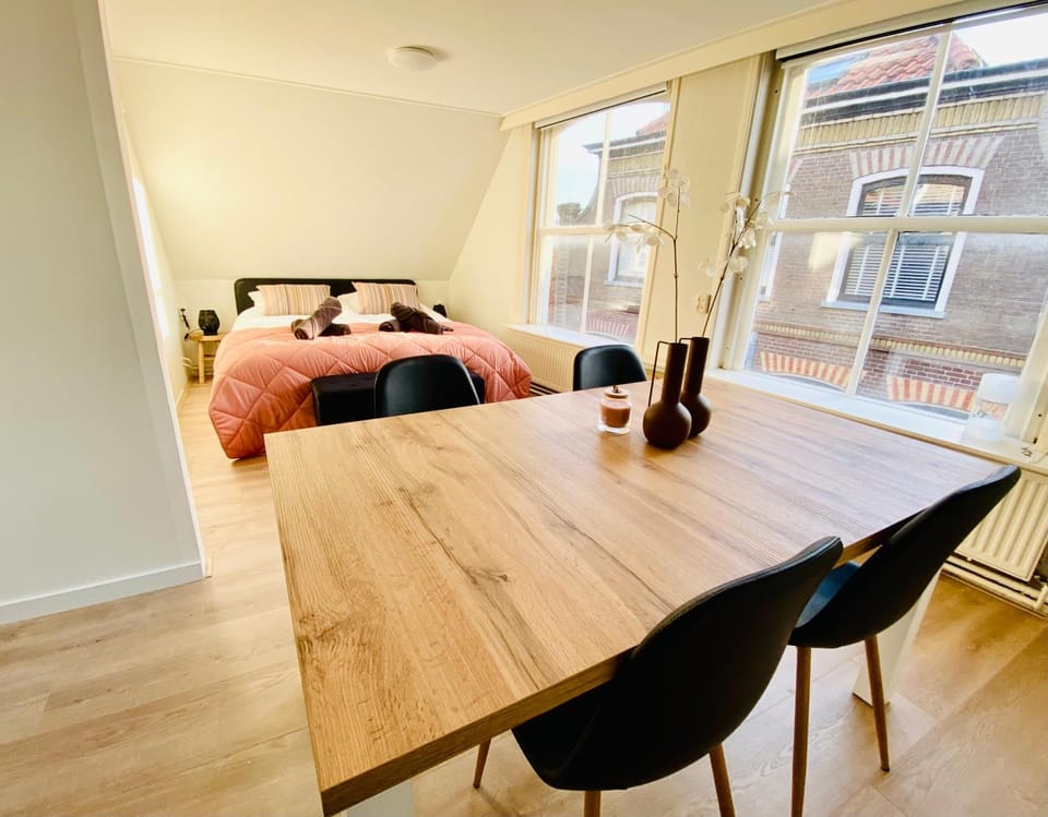 Dining area, Bedroom