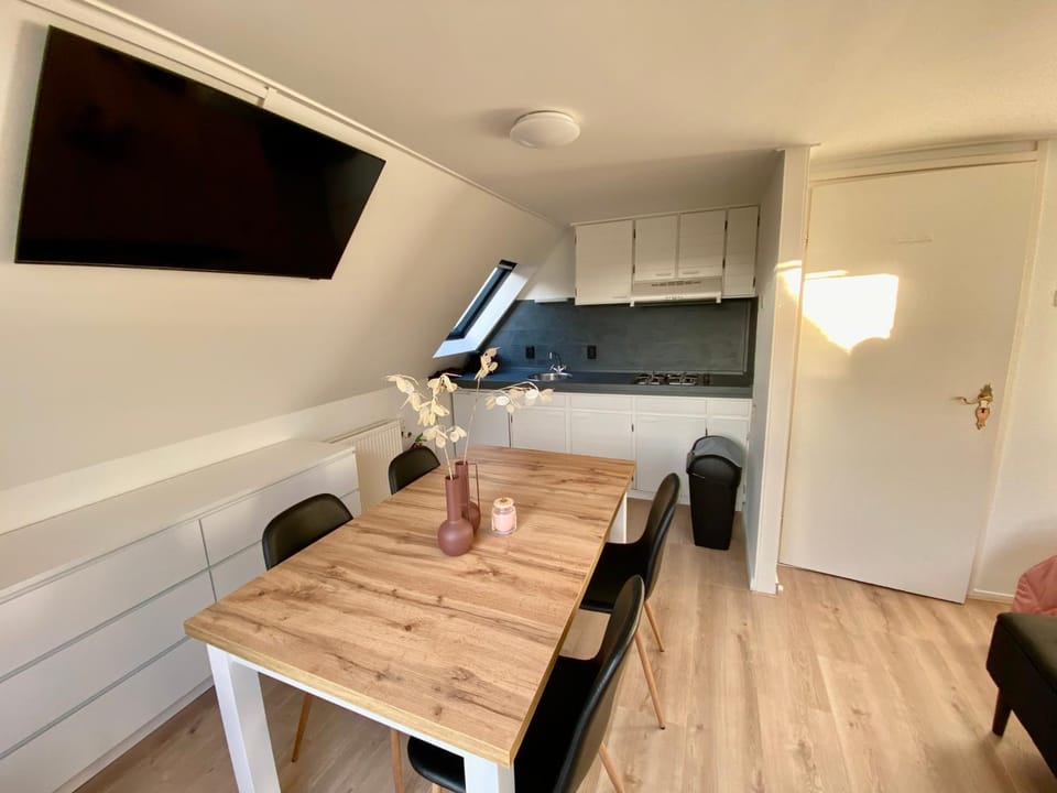 TV and multimedia, Kitchen or kitchenette