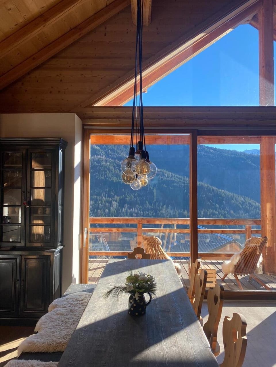 Balcony/Terrace, Dining area, Mountain view