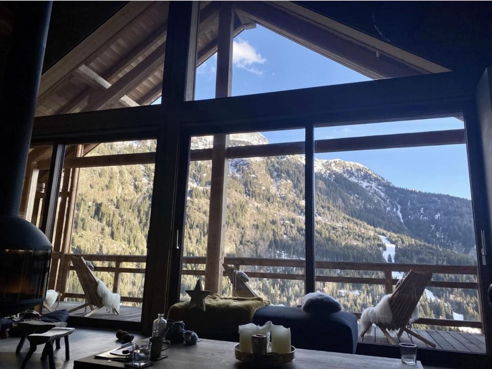 Balcony/Terrace, Living room, Mountain view