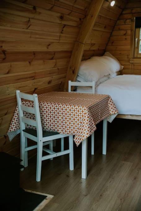 Oak SPECIAL WINTER OFFERS - Hot tub Apartment in Wales