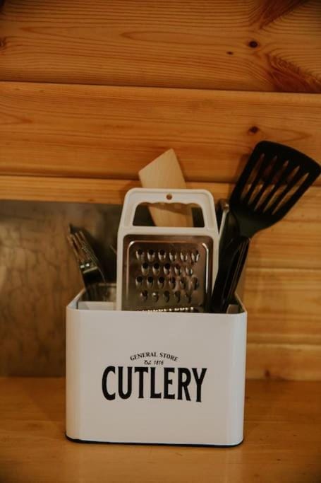 Oak SPECIAL WINTER OFFERS - Hot tub Apartment in Wales