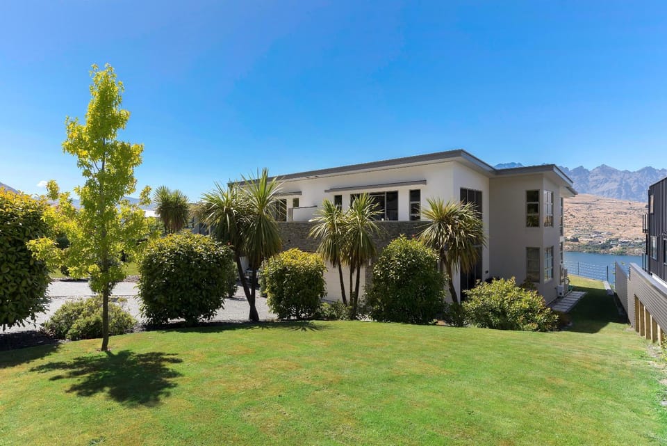 Property building, Natural landscape, Garden, Garden view