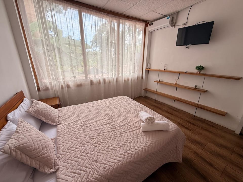 ROOM COLIBRÍ - La Casa de Eros Vacation rental in Manabí Province