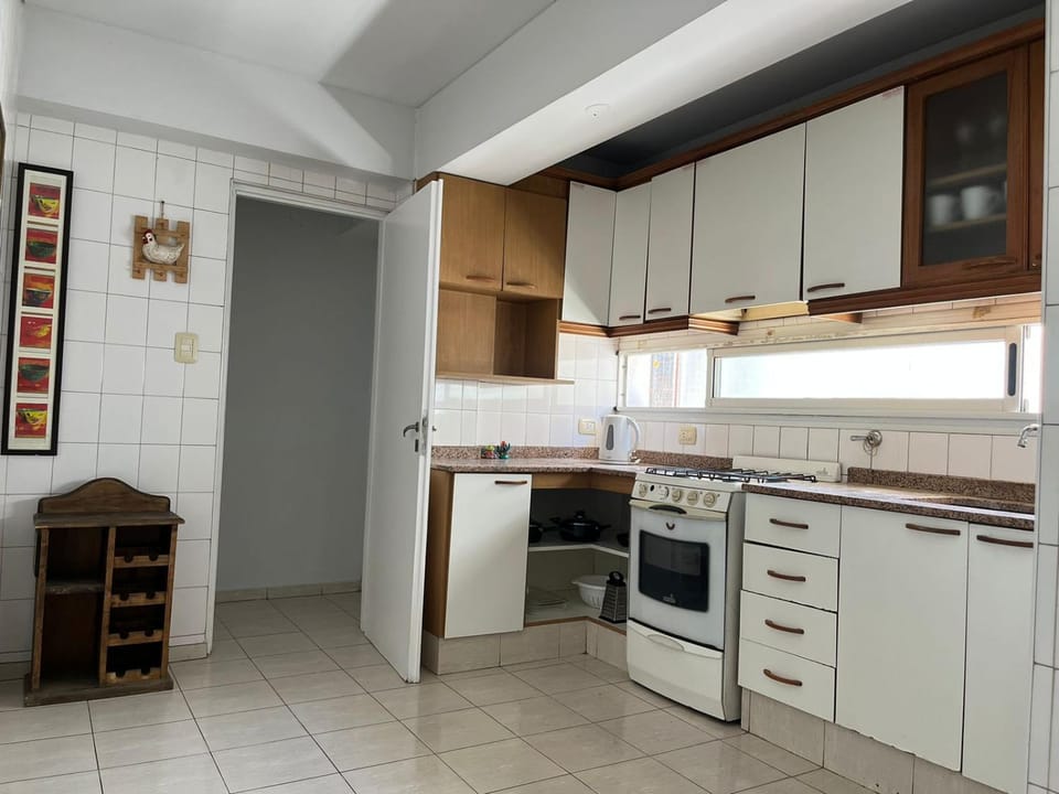 Kitchen or kitchenette, minibar, pet friendly, stove