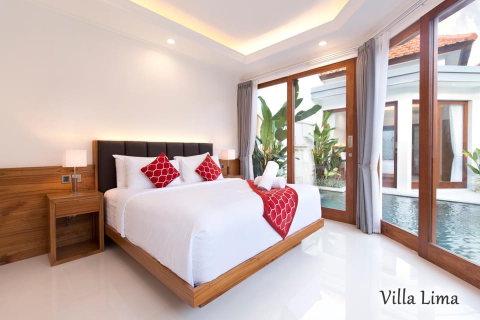 Bed, Bedroom, Pool view